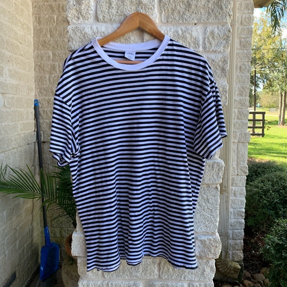 Urban Outfitters Mens Striped Oversized Fit Tee - Picture 1 of 2
